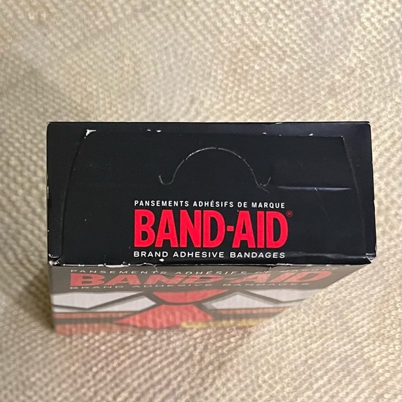 Sponge Bob Glow In The Dark Band-Aid Bandages - Picture 5 of 5